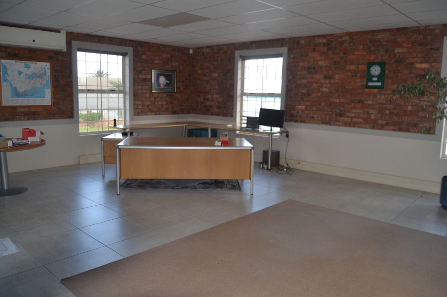 Commercial Property for Sale in Killarney Gardens Western Cape